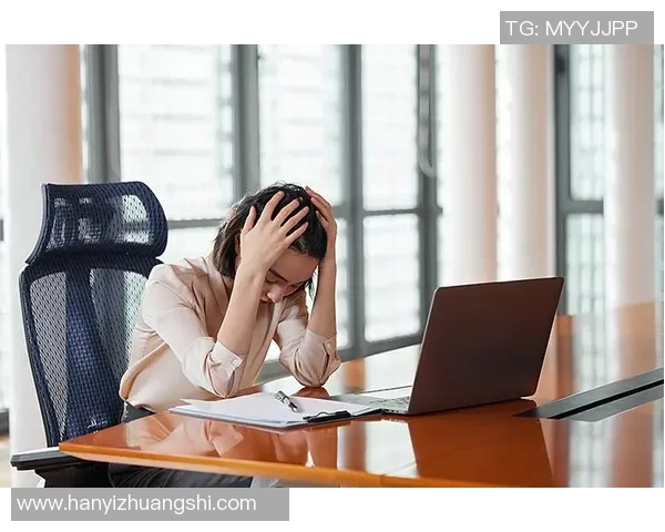 贾诚在职场中的成长与挑战：从新手到行业精英的奋斗历程